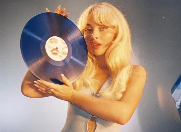 Sabrina carpenter hair